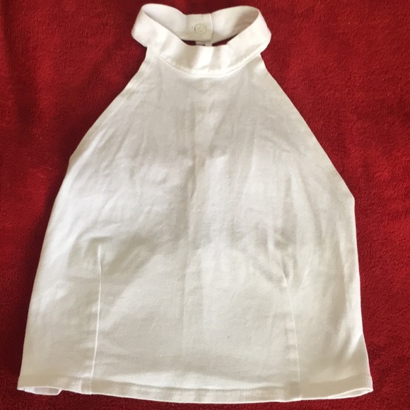 Halter top with daisy accent - Picture 3 of 5